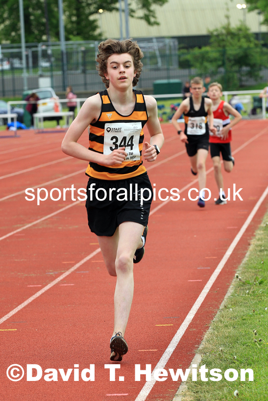 Men and Boys 3000 metres, 2022 North Eastern Track and Field Champs., Middlesbrough. David T. Hewitson/Sports for All Pics
